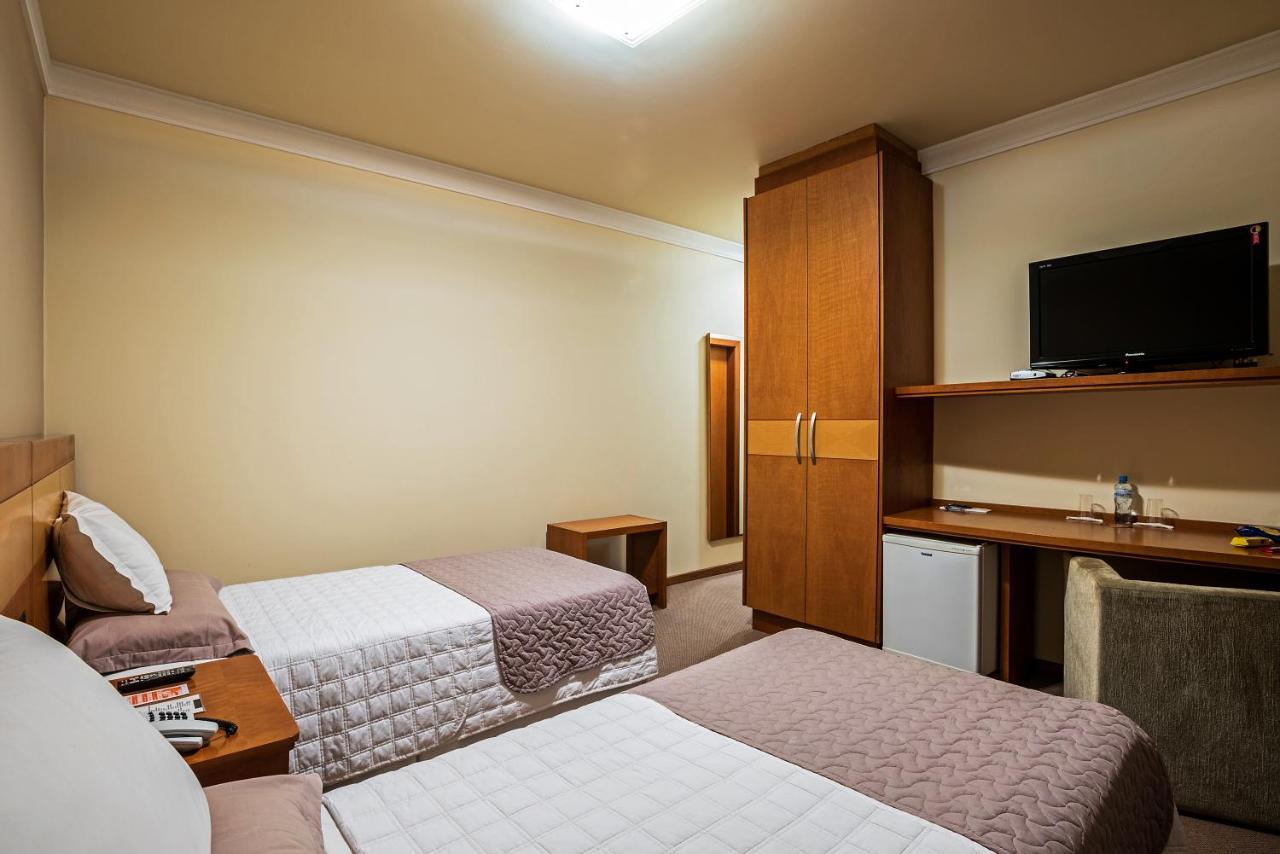 Astron Ponta Grossa Plaza By Nobile Otel Dış mekan fotoğraf